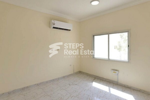 فيلا في مجمع سكني للبيع - 4