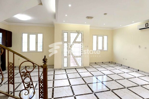 فيلا في مجمع سكني للبيع - 13