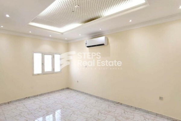 فيلا في مجمع سكني للبيع - 9