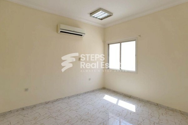فيلا في مجمع سكني للبيع - 8