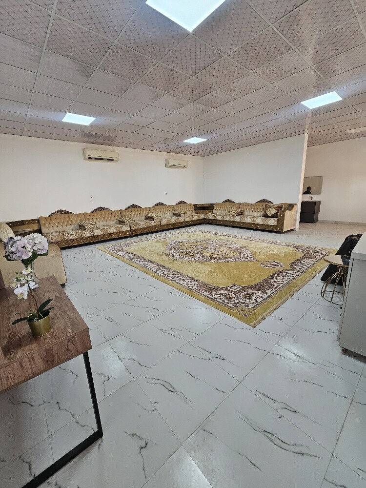 مزرعة 2348م بها استراحه واشجار - 6