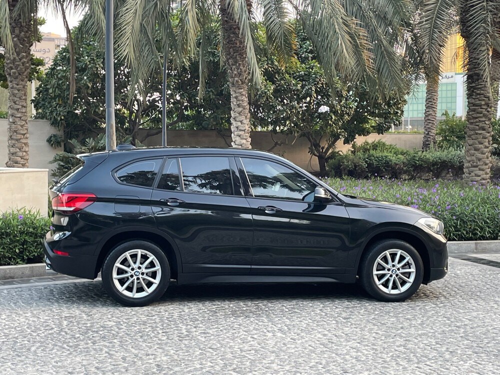 BMW X1 2020 20i — photo 2 for sale in Qatar