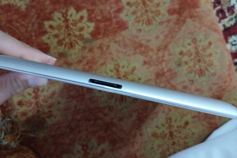 IPAD16GB with two samsung tablets - 4