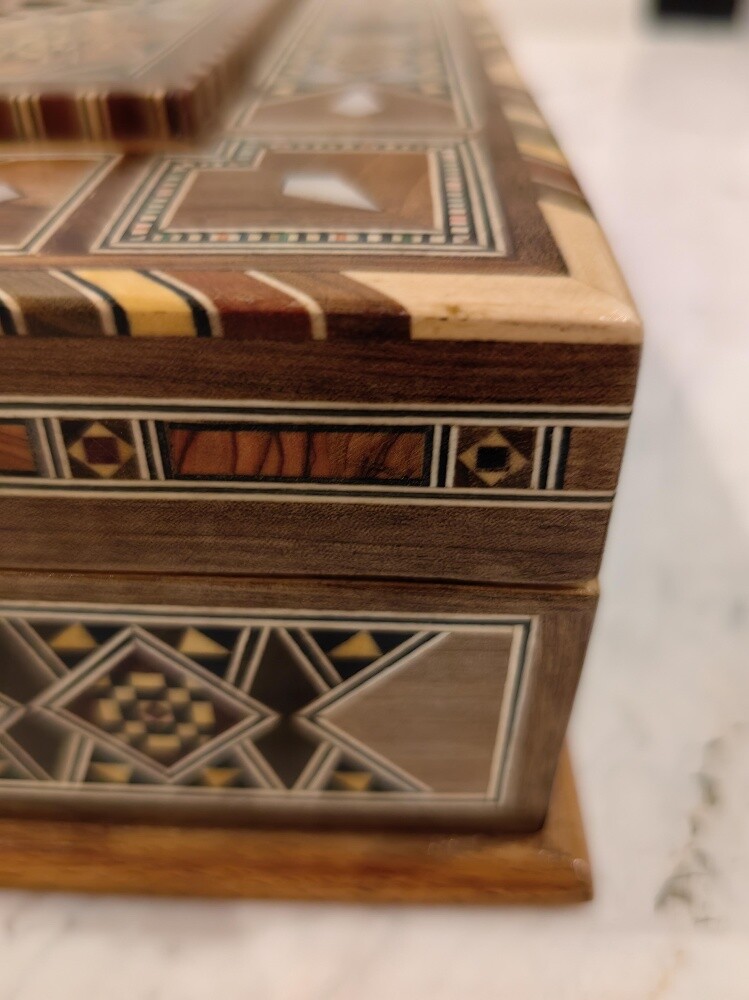 A luxurious royal Damascus box - 5