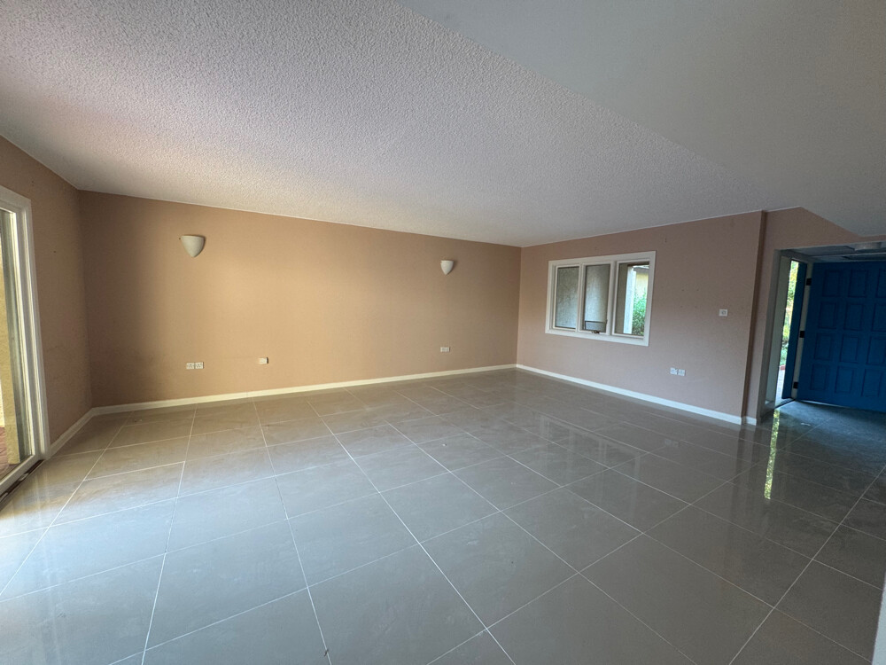 Compound Villa For Rent   - 4