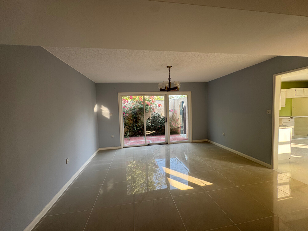 Compound Villa For Rent   - 5