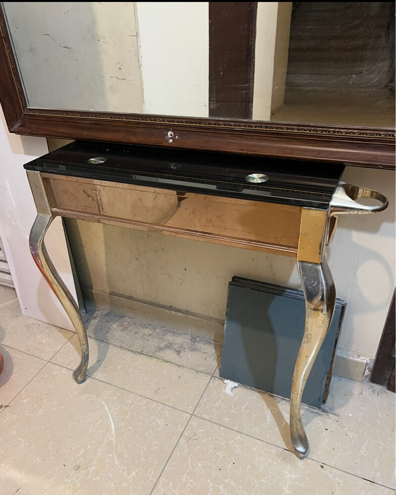 mirror with table  - 2