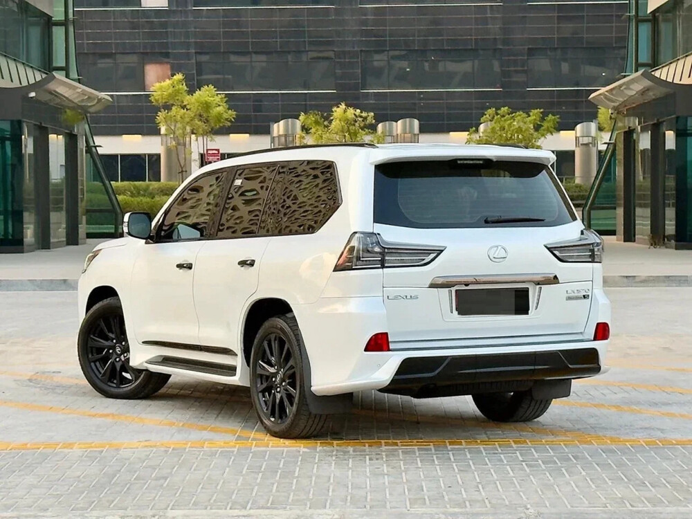 lexus 2020 black edition  - 4