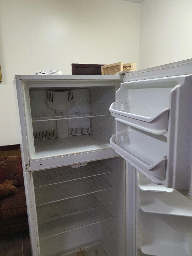 Frigidair Refrigerator - 4