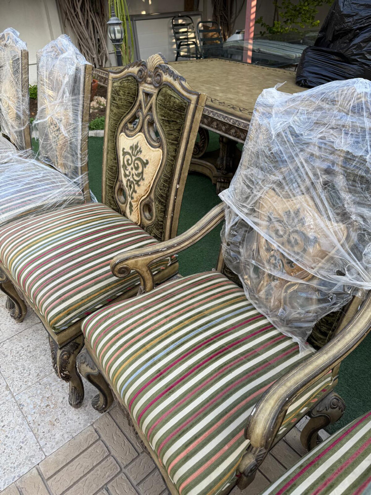 Dining tables and chairs - 4