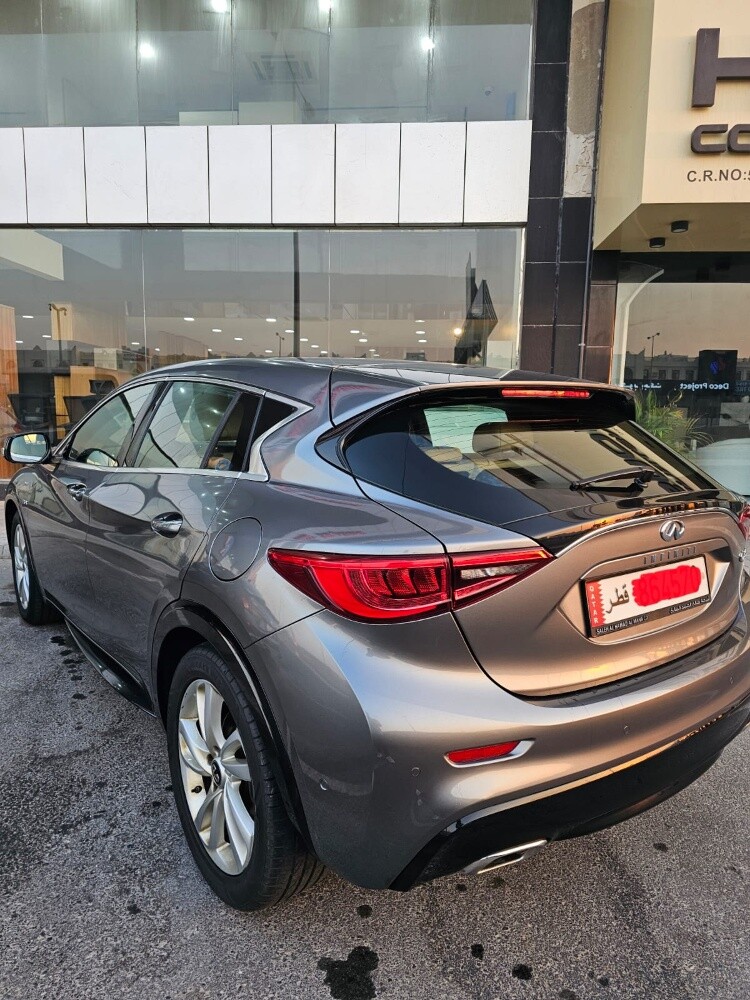 Infiniti Q30 - 18