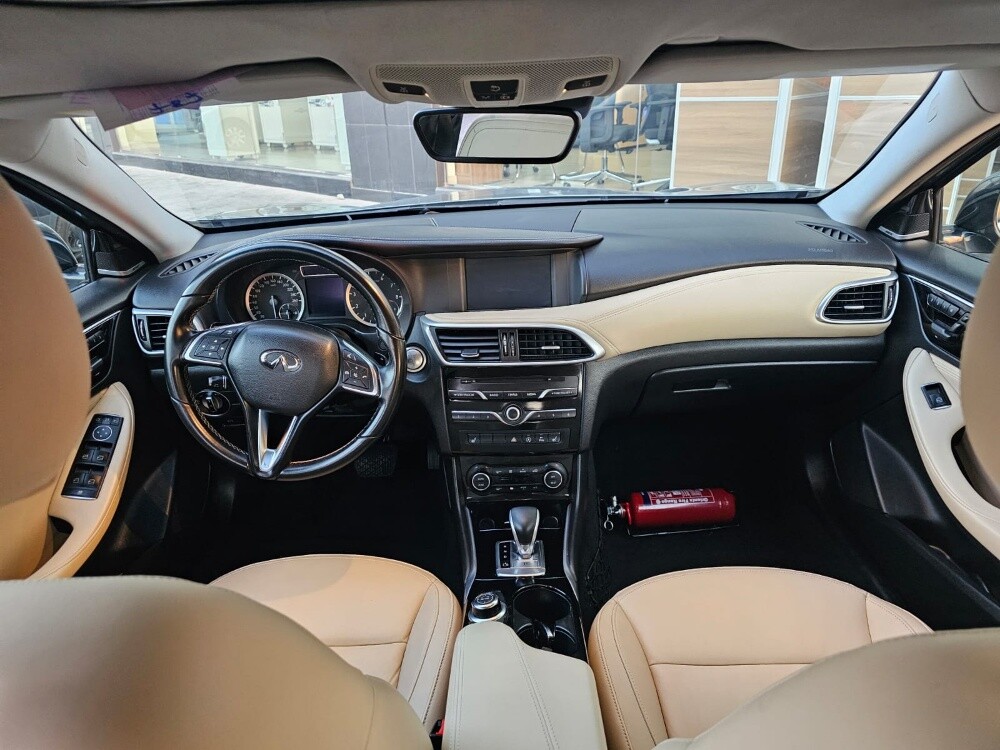 Infiniti Q30 - 20