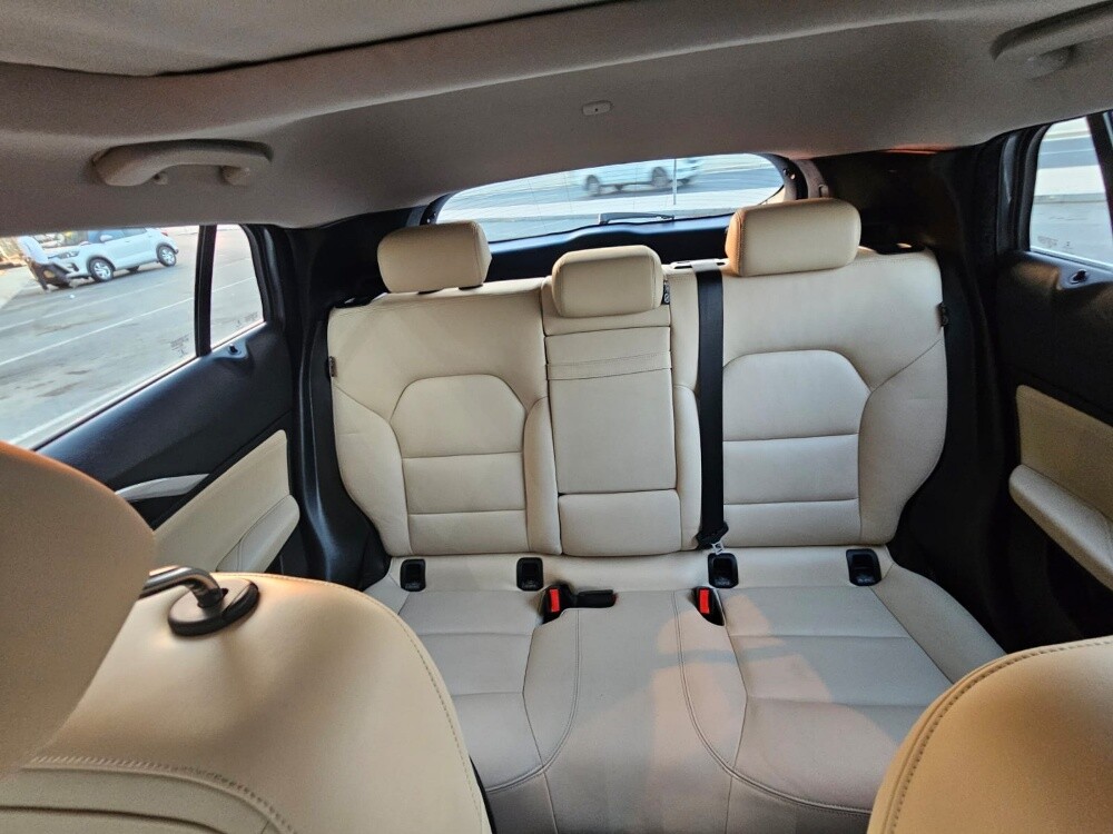 Infiniti Q30 - 11