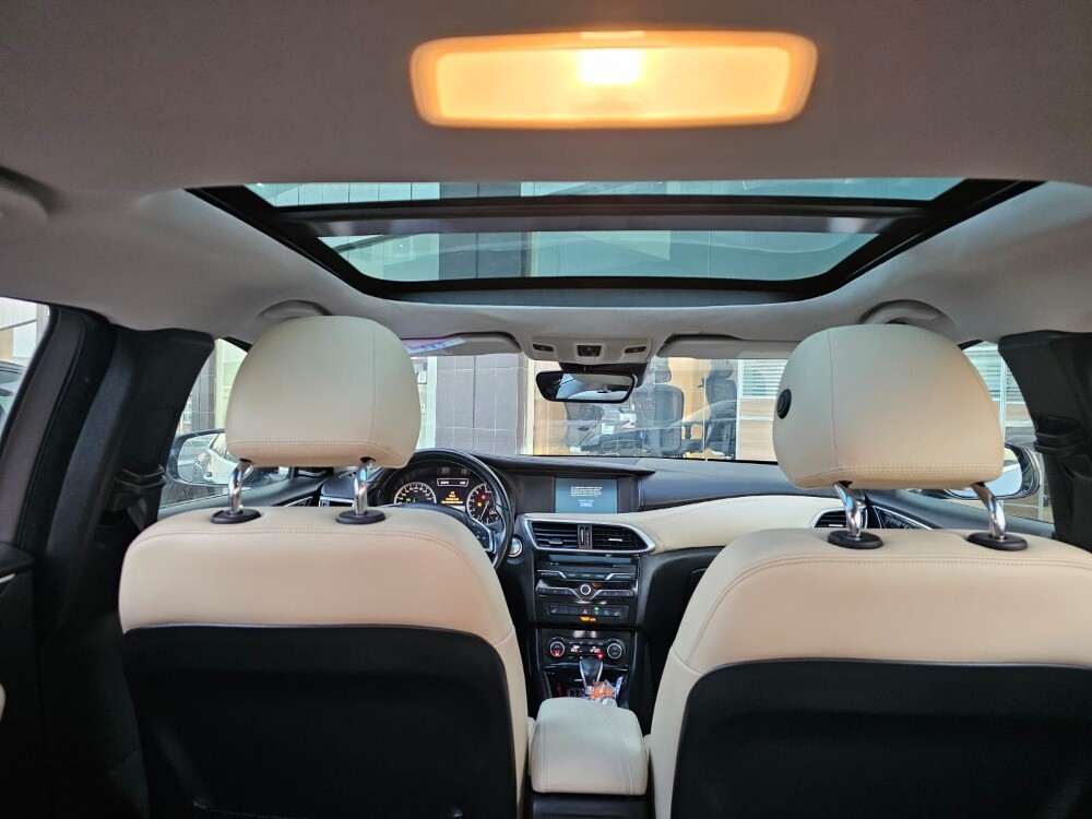 Infiniti Q30 - 26
