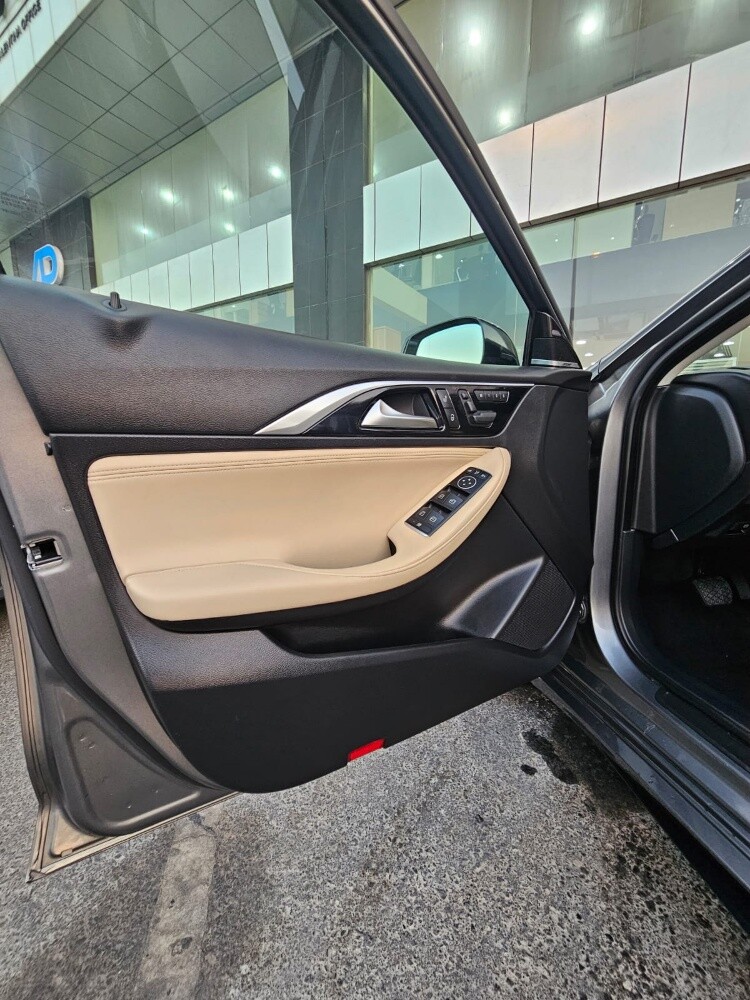 Infiniti Q30 - 14
