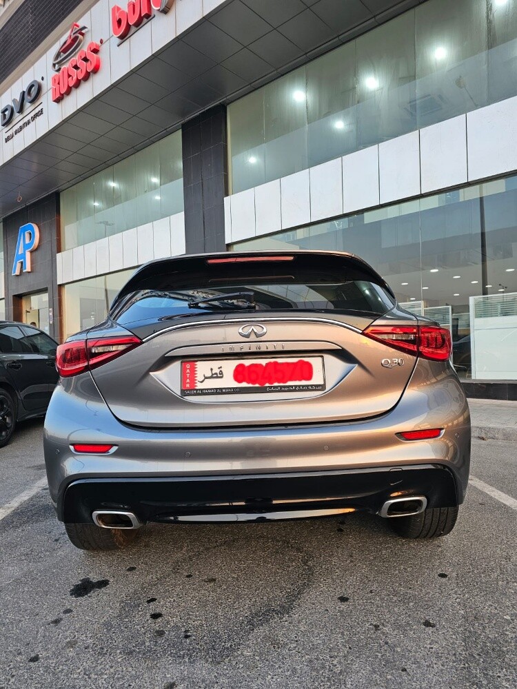 Infiniti Q30 - 1