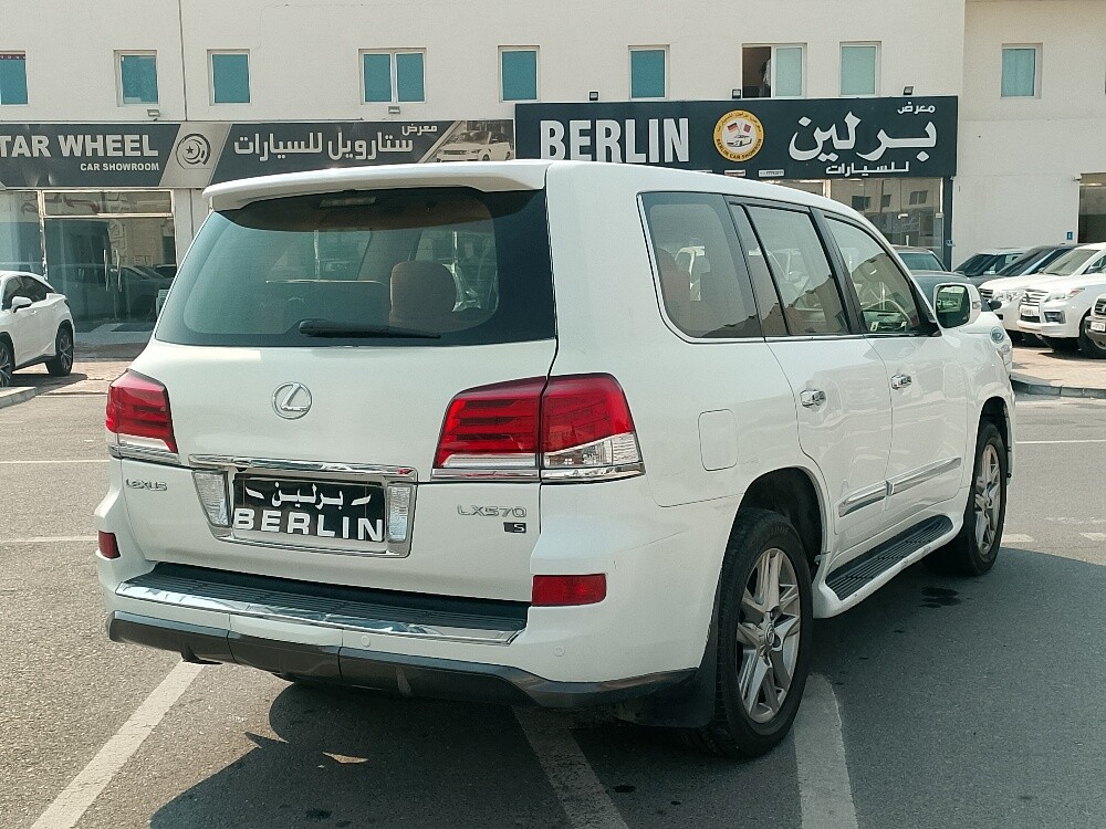 lexus 2013 white - 8