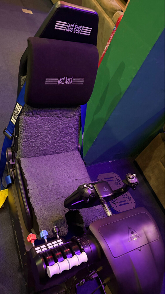 Flight stimulator with Boeing Set - 2