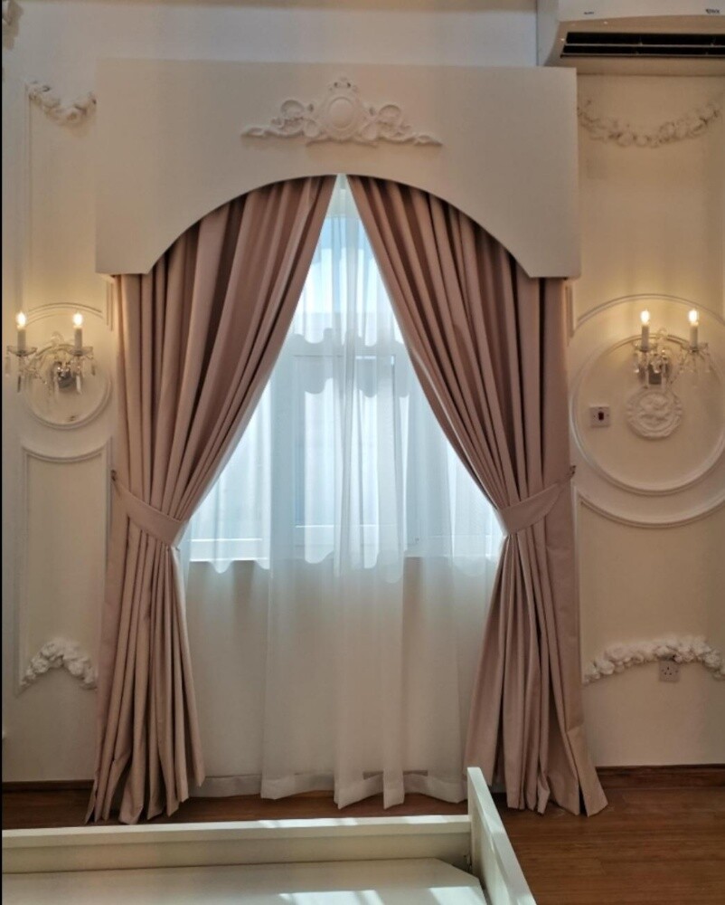 American and wave curtains. - 9