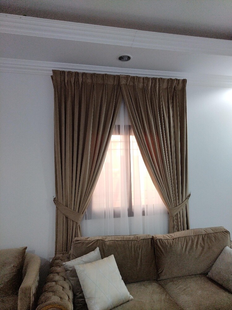 American and wave curtains. - 4