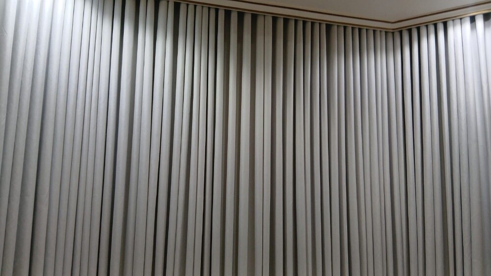 American and wave curtains. - 7