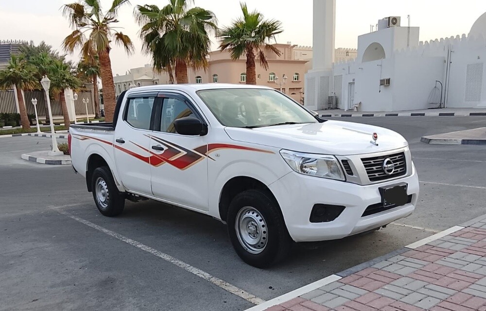 NISSAN NAVARA - 1