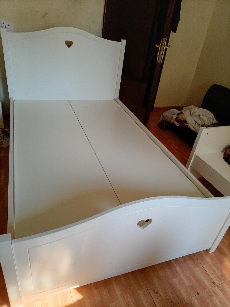 single beds - 5