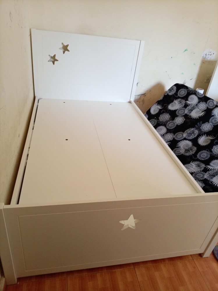 single beds - 4
