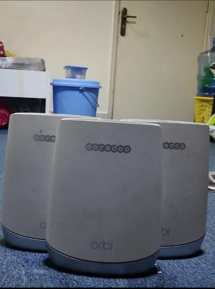orbi satellite RBS750 - 2