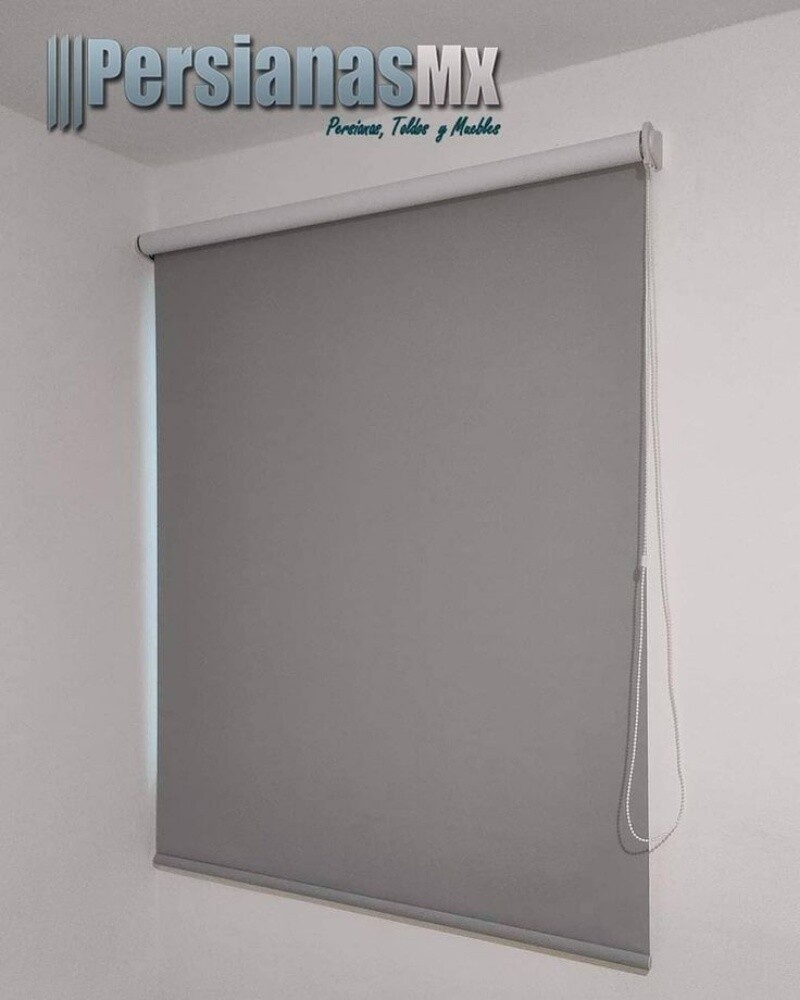 Curtains and roller. - 7