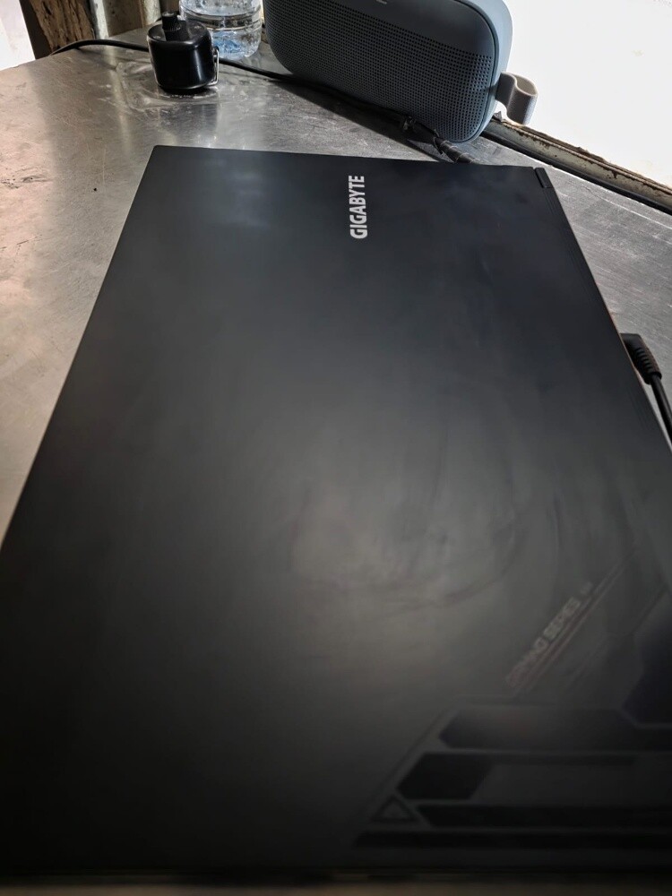 Gaming Laptop Gigabyte - 2