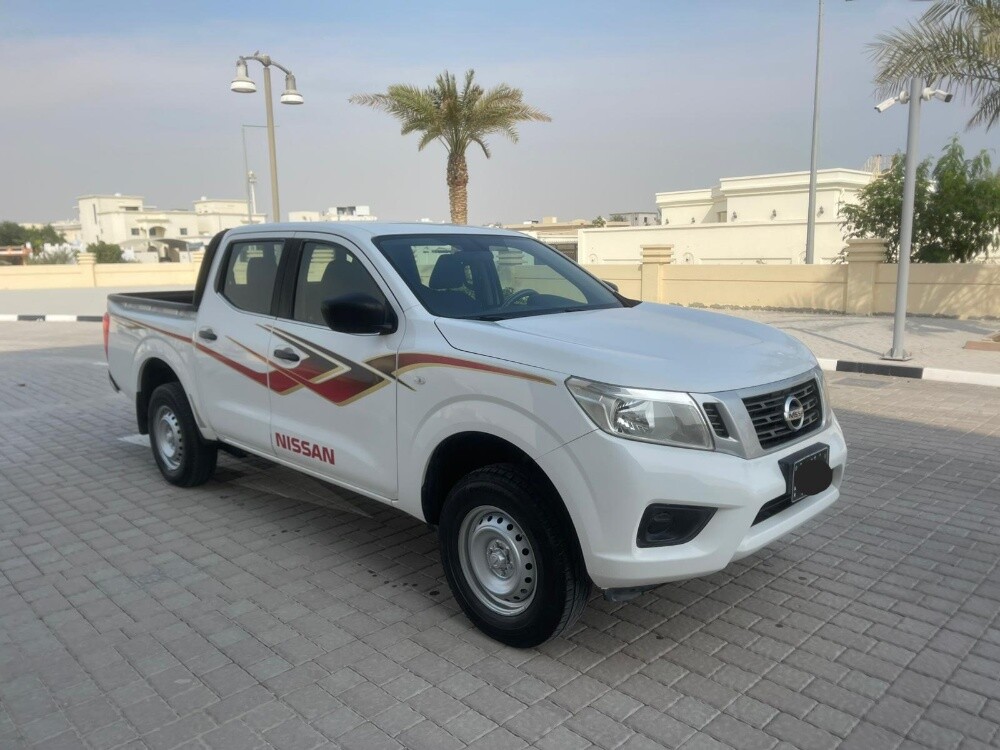 NISSAN NAVARA - 1