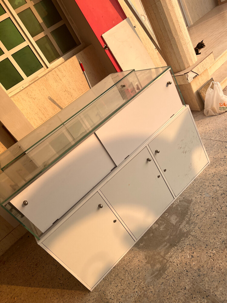 طاولات للبيع - 1
