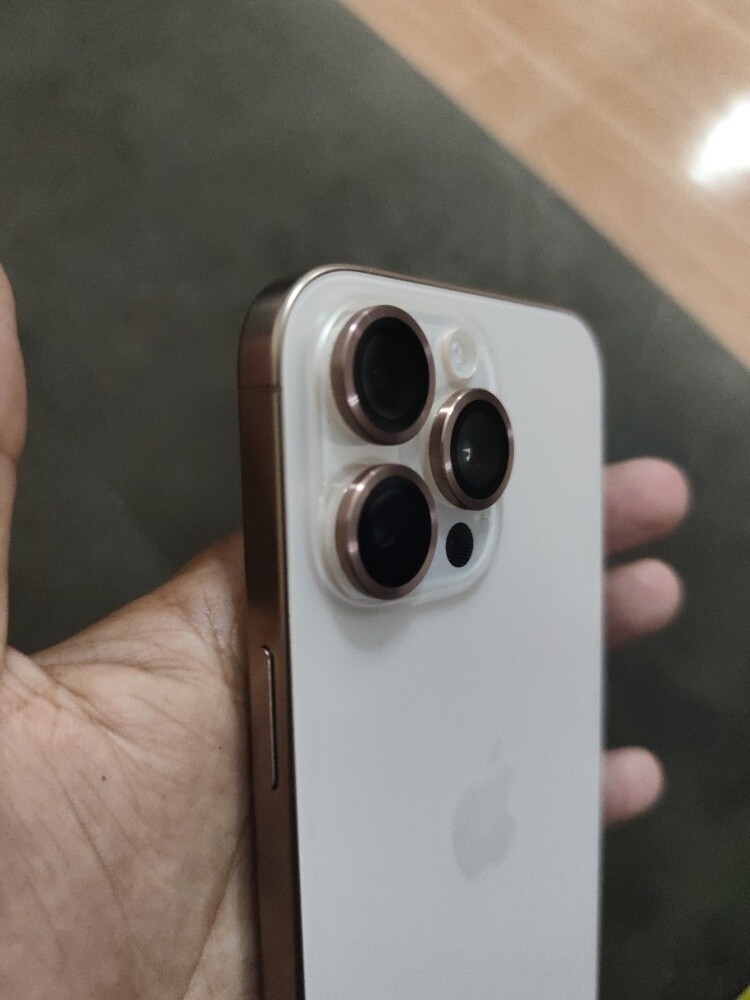 iPhone 16 pro max - 4