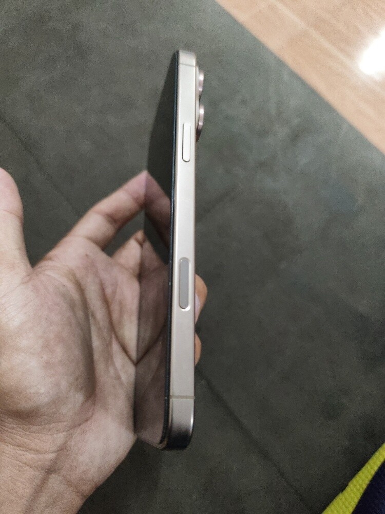 iPhone 16 pro max - 3