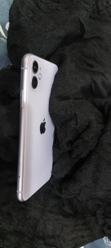 iPhone 11 - 4