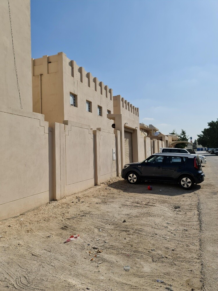 للبيع فلتين متجاورات الريان - 1