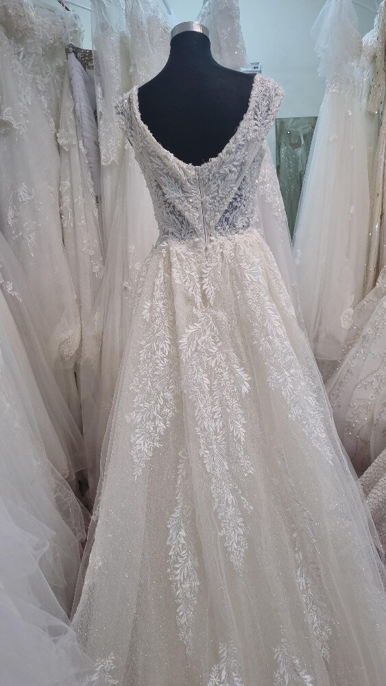 Wedding gown for rent - 3