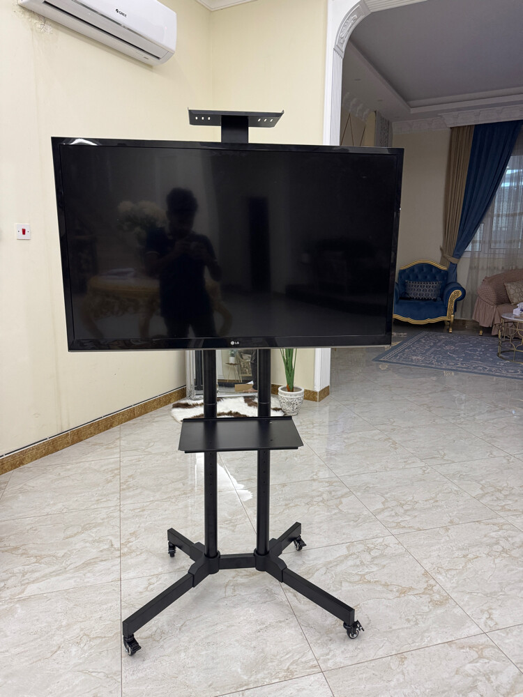 Trolly Tv Stand. - 1