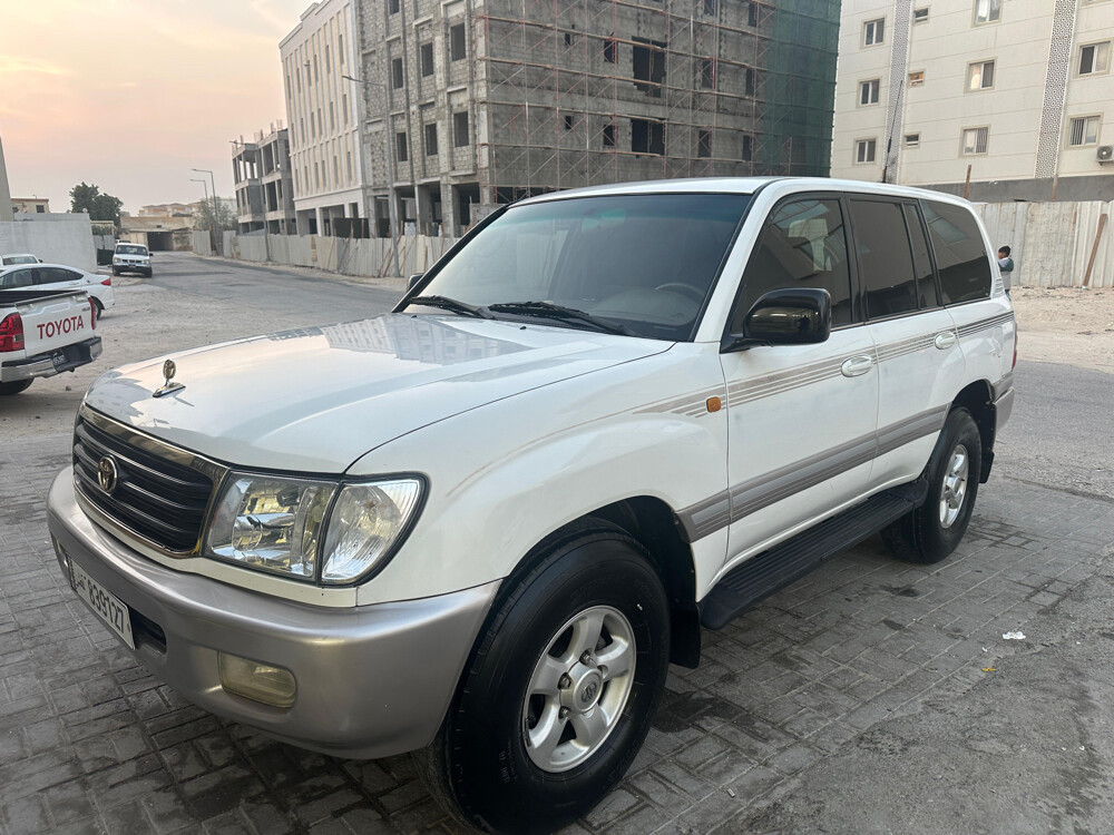 LC V8 1999 VXR — photo 7 for sale in Qatar