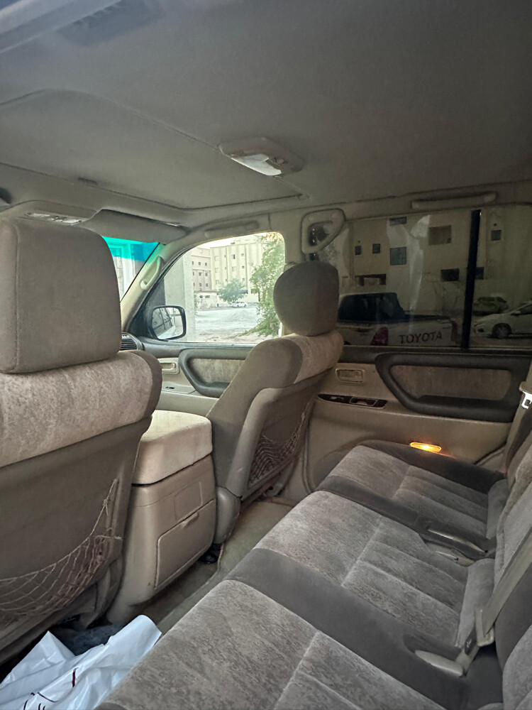LC V8 1999 VXR — photo 4 for sale in Qatar