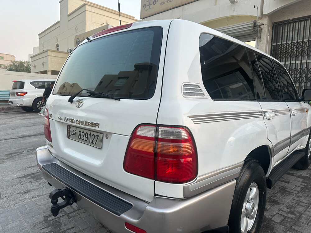 LC V8 1999 VXR — photo 5 for sale in Qatar