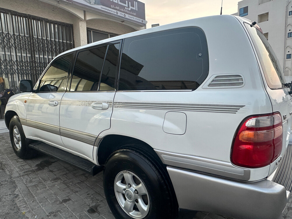 LC V8 1999 VXR — photo 6 for sale in Qatar