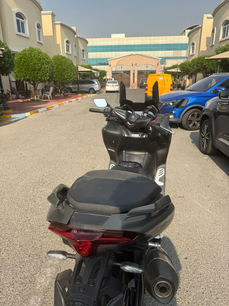 Tmax 560 - 8