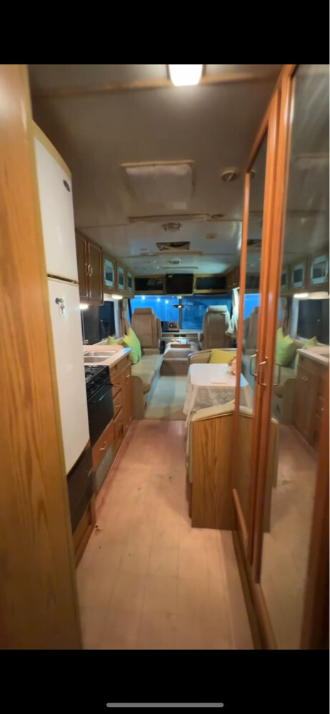 chevrolet caravan - 4