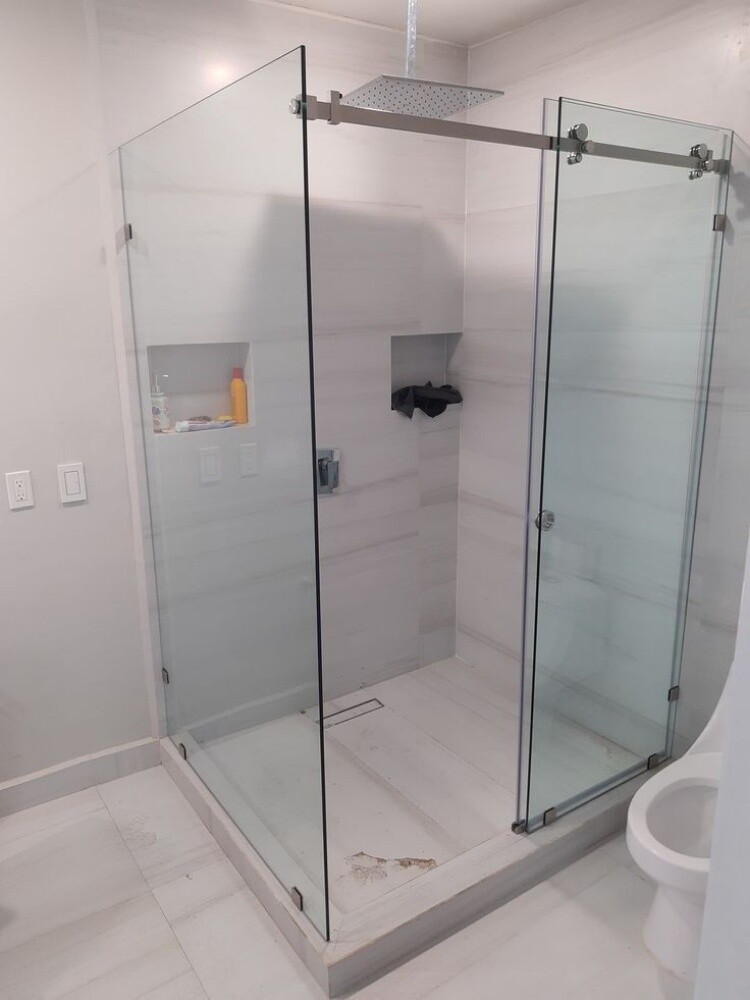 Diamond Glass and Mirror House - 29
