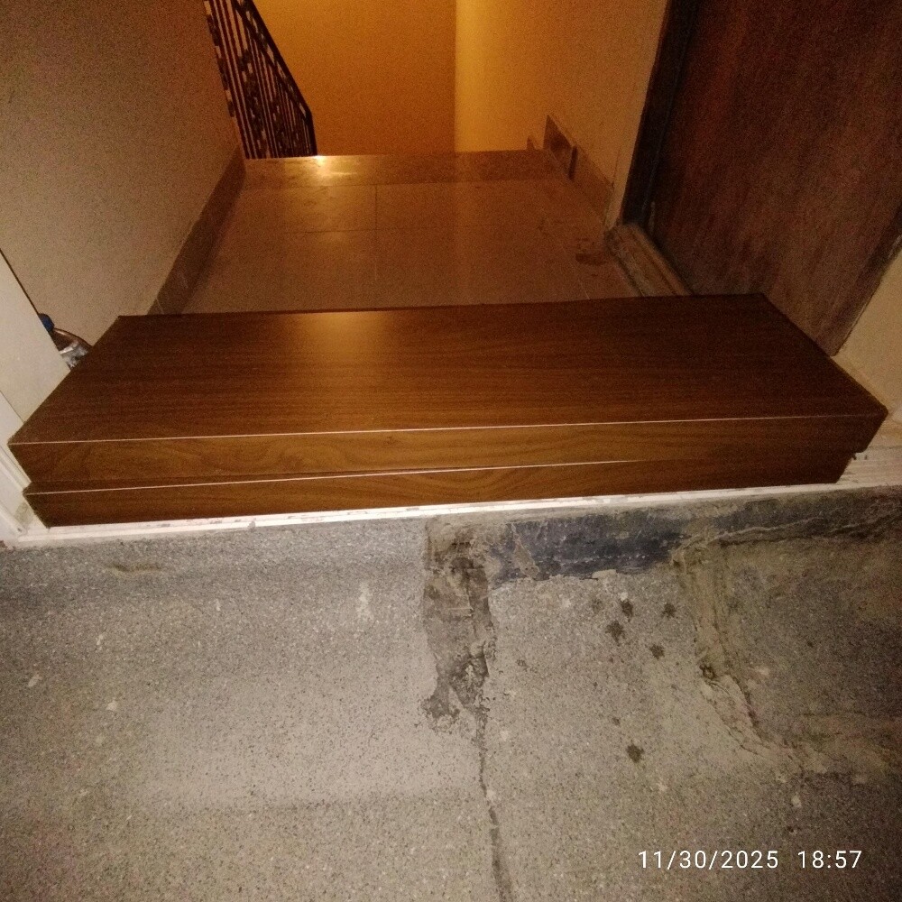 رفوف بحالة جيدة - 1