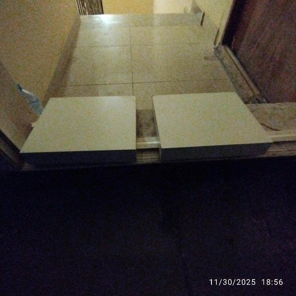 رفوف بحالة جيدة - 2