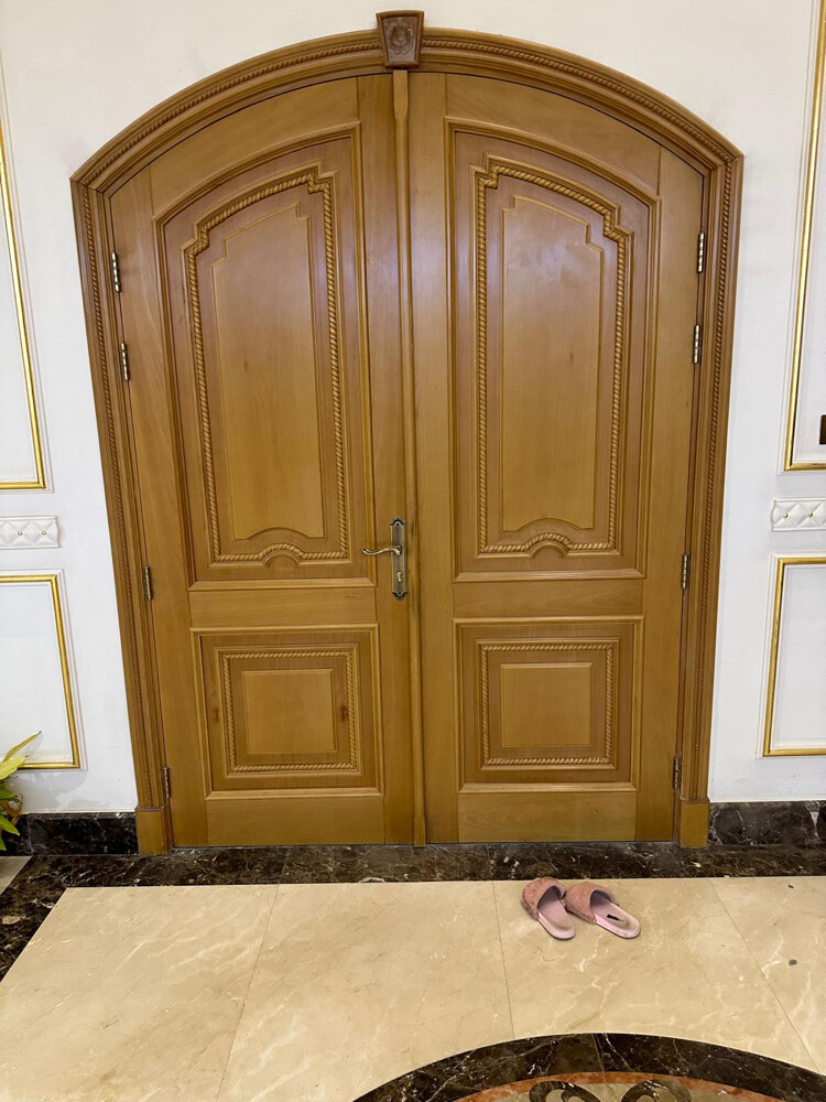 المطلوب صباغ لصيانة ابواب  التواصل واتس اب فقط - 3