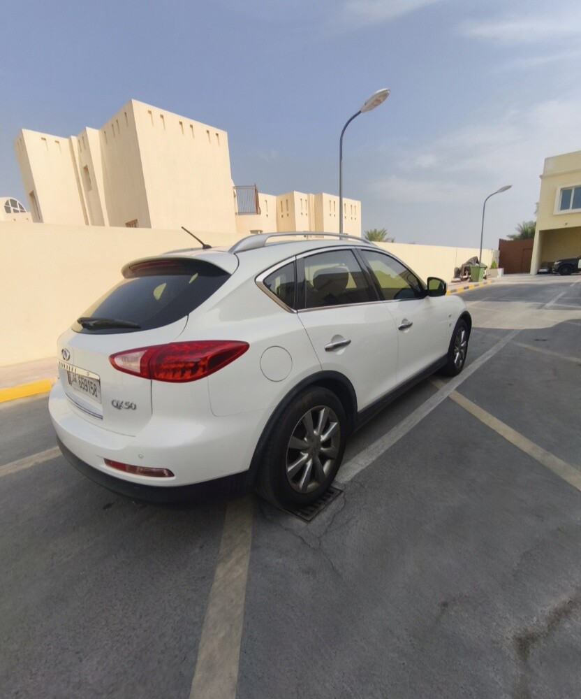 2015 infinity QX50 perfect condit - 2